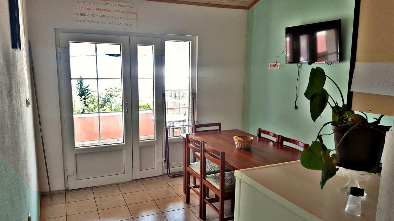 Apartments Anita Sibinj Krmpotski Dış mekan fotoğraf
