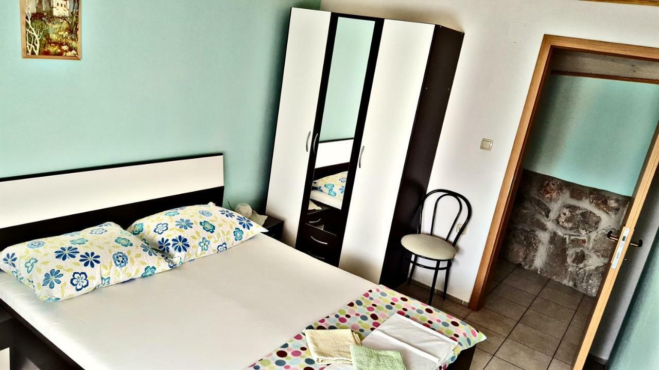 Apartments Anita Sibinj Krmpotski Dış mekan fotoğraf