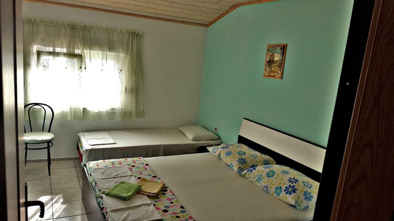 Apartments Anita Sibinj Krmpotski Dış mekan fotoğraf