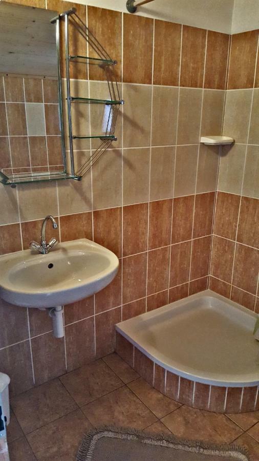Apartments Anita Sibinj Krmpotski Dış mekan fotoğraf