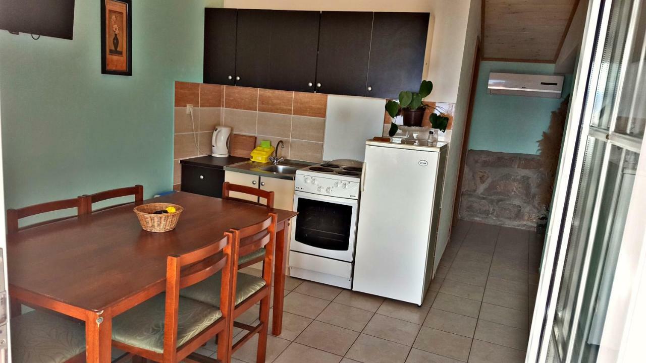 Apartments Anita Sibinj Krmpotski Dış mekan fotoğraf