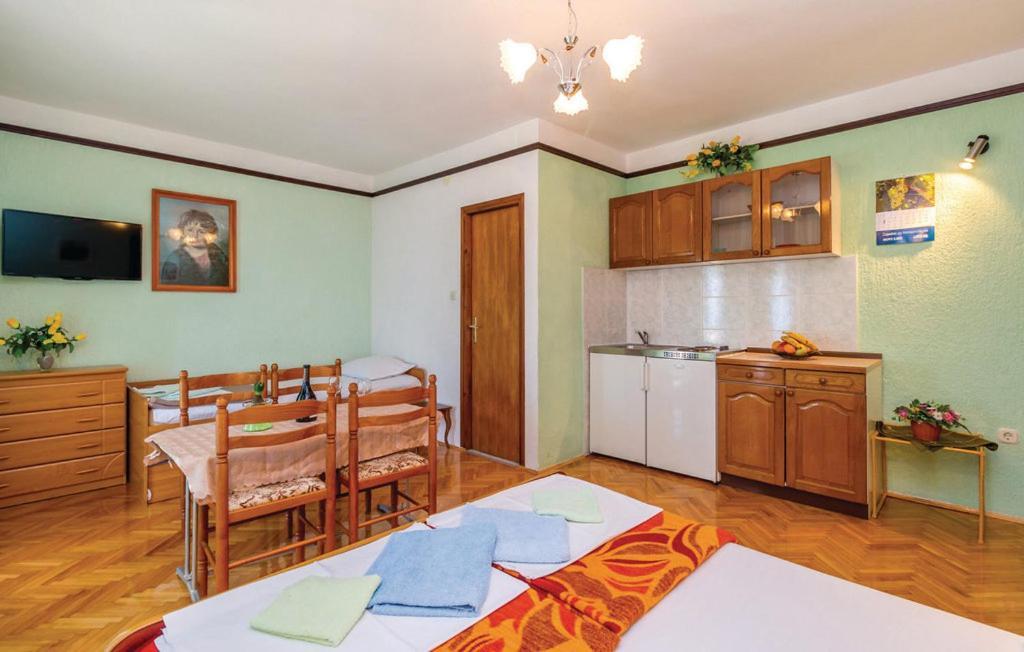 Apartments Anita Sibinj Krmpotski Dış mekan fotoğraf